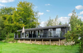 3 Bedroom Pet Friendly Home In Ebeltoft